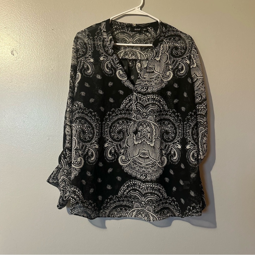 a.n.a Black‎ and White Unique Patterned Sheer Blouse with button sleeves